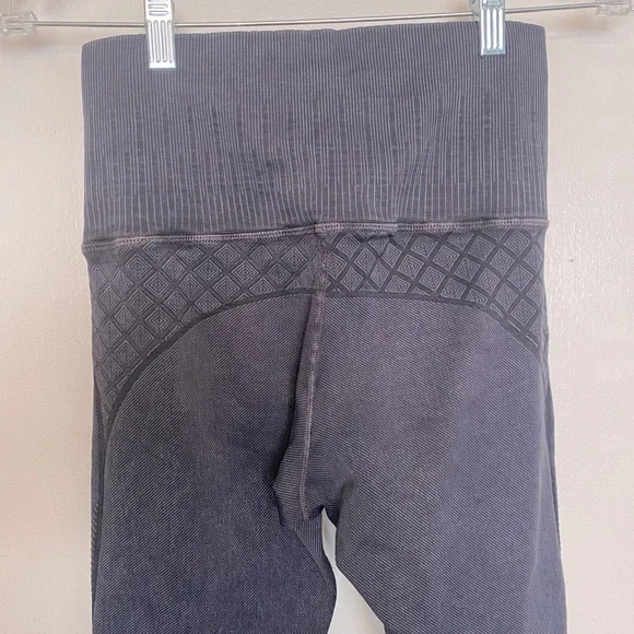 Avocado Vintage Denim Moto Leggings - Picture 8 of 11